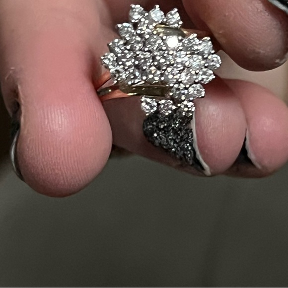 10k yellow gold natural diamond ring - Picture 13 of 14